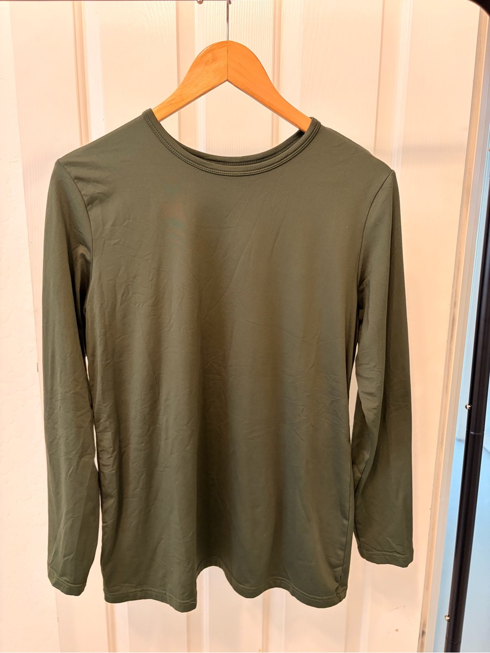 Women’s Olive Green Long-Sleeve Crew Neck Thermal Shirt